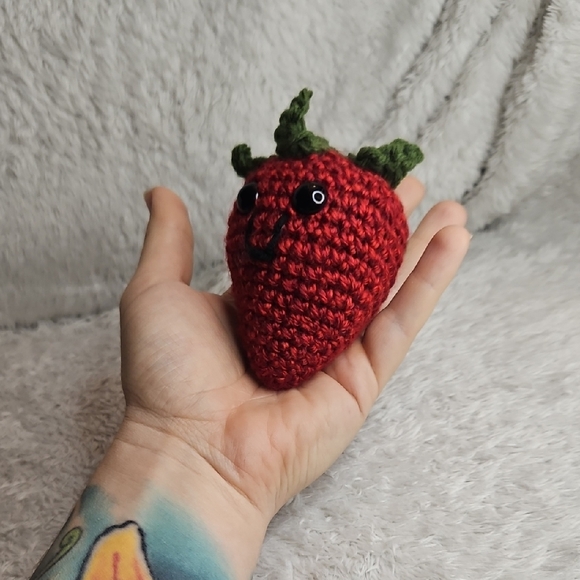❌SOLD❌Red Strawberry Crochet 3.5" Plush - Picture 3 of 4